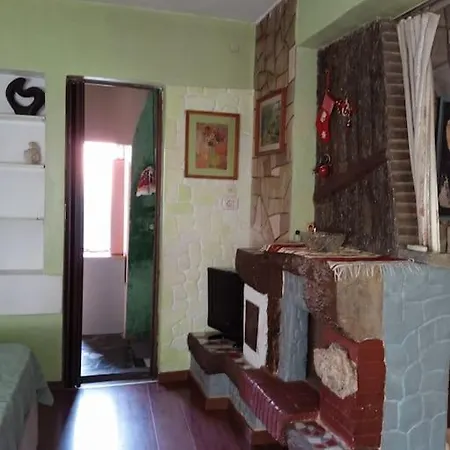 Apartman Artistic Haven With Garden